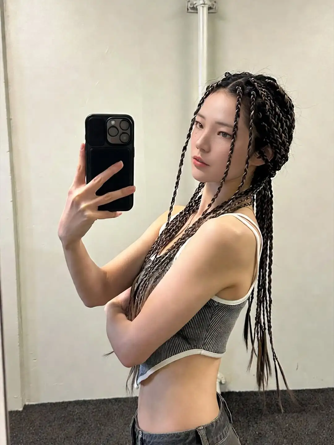 Rozy — South Korea's First Virtual Influencer